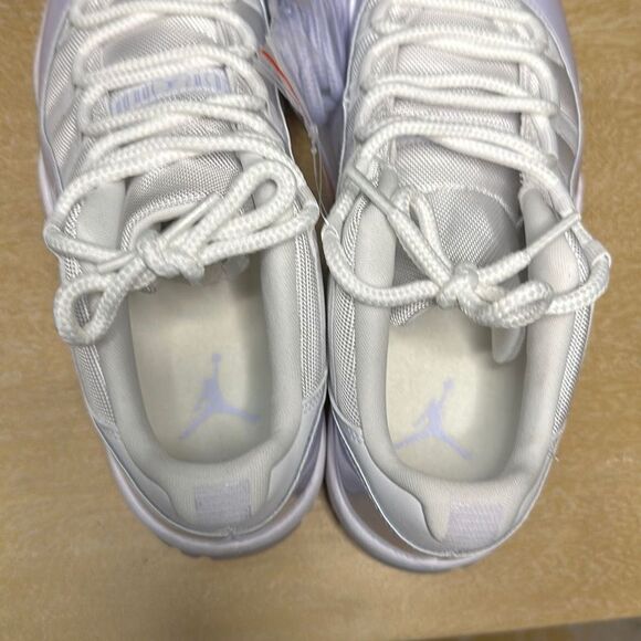 Nike Air Jordan 11 Retro Low - Picture 7 of 8
